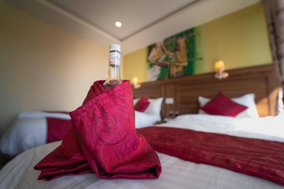 Hotel Royal Image ポカラ エクステリア 写真