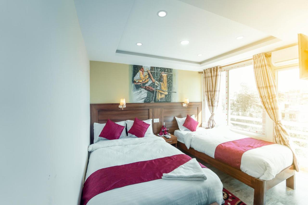 Hotel Royal Image ポカラ エクステリア 写真